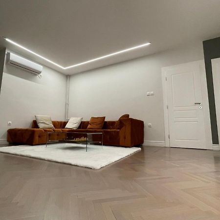 The Alchemist Luxury Apartment 스코페 외부 사진